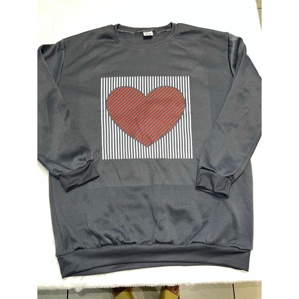 Gray Graphic Heart Sweatshirt Long Sleeve Crewneck Pullover 2XL Charcoal Red